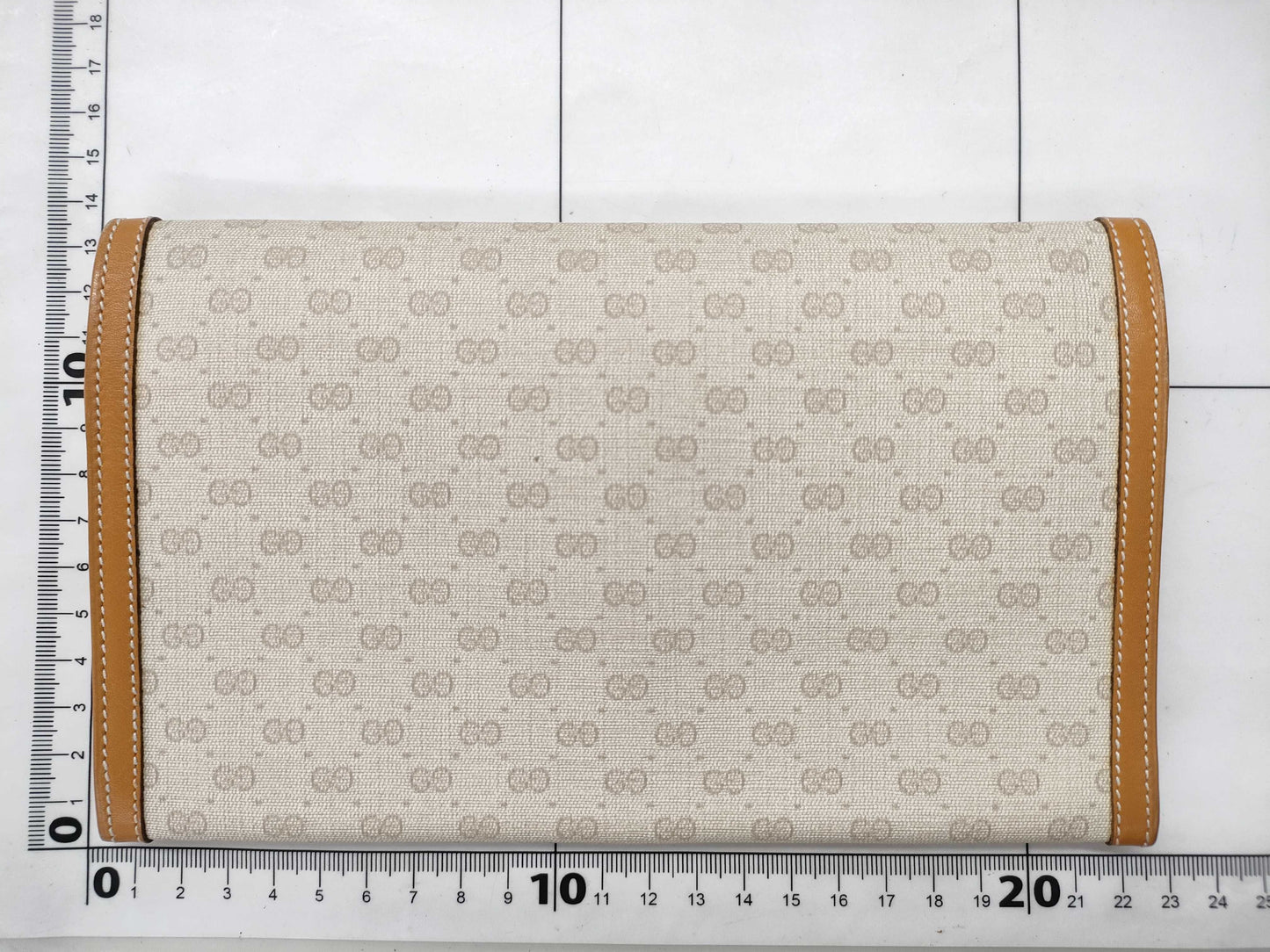 GUCCI Gucci MicroGG Wallet White Wallet