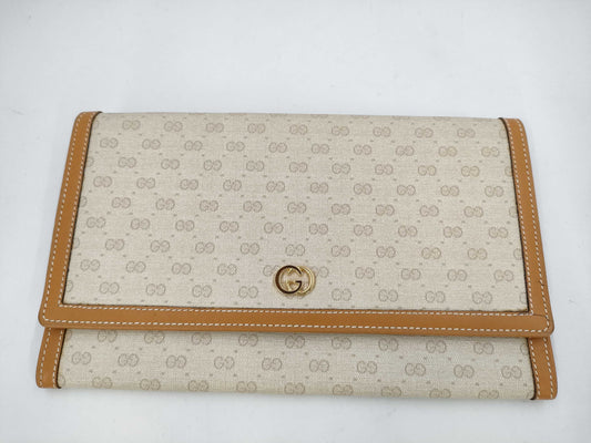 GUCCI Gucci MicroGG Wallet White Wallet