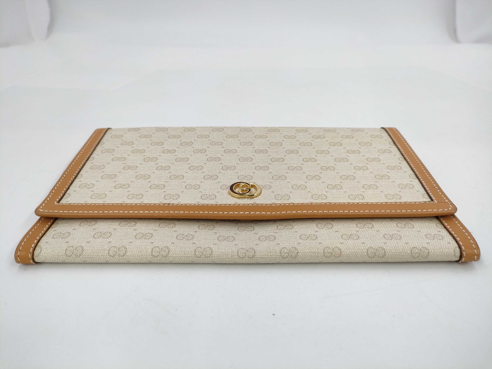 GUCCI Gucci MicroGG Wallet White Wallet