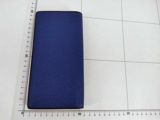 LOUIS VUITTON Taiga Vuitton Taiga Brazza Wallet