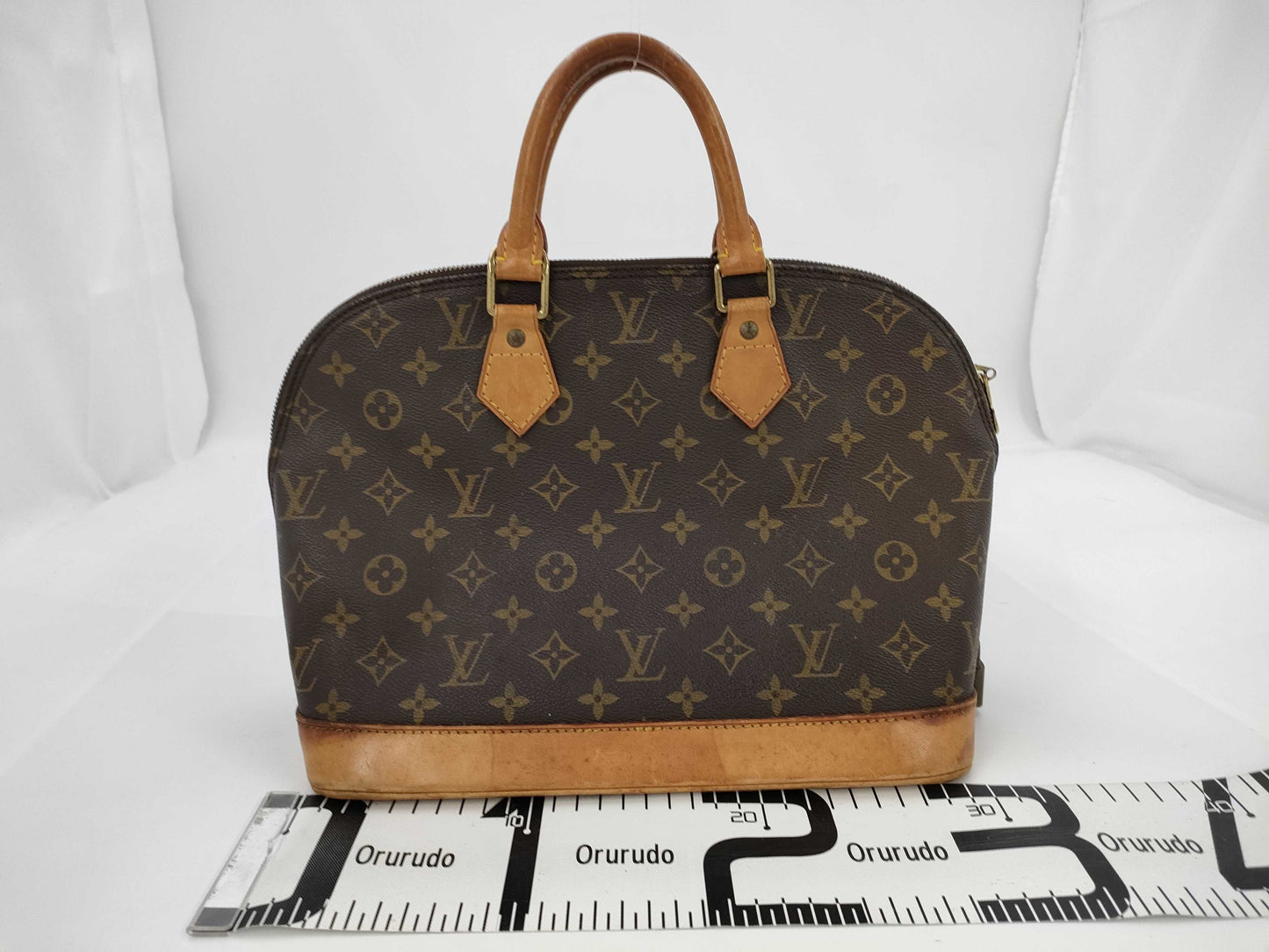 LOUIS VUITTON Vuitton Monogram Alma Handbag
