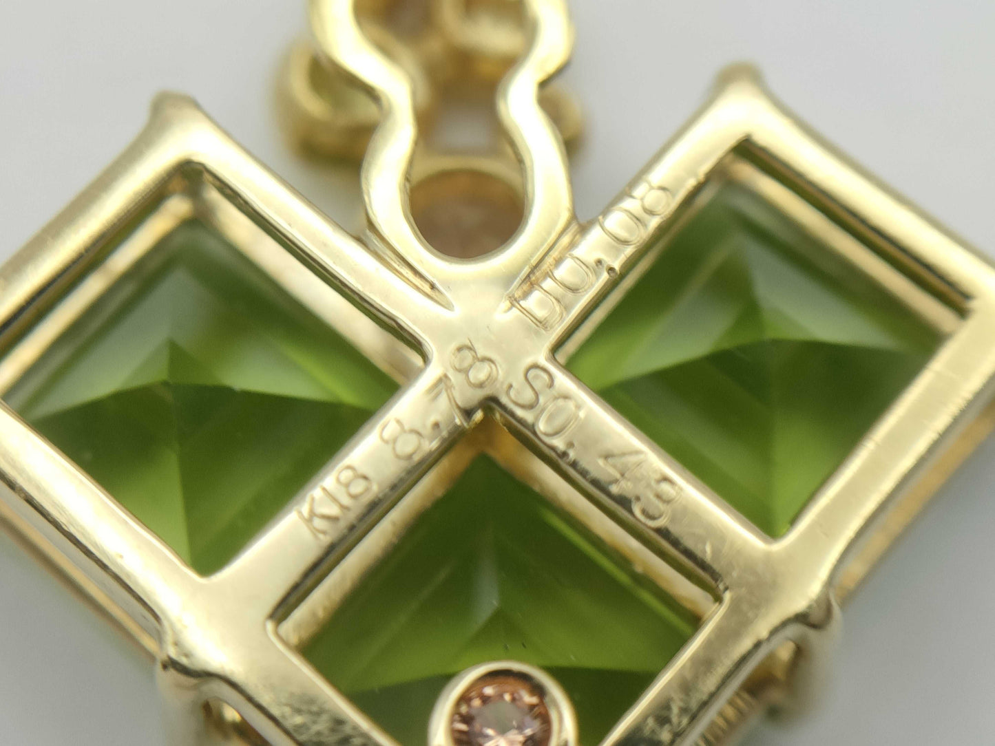 PE8.78ct S0.43ct D0.08ct K18 6.9g Pendant Top 
