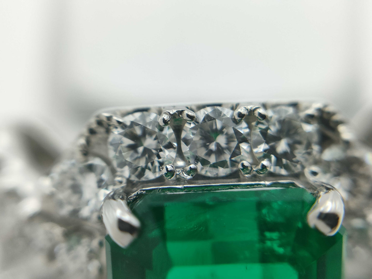 E2.106ct D0.78ct PT900 7.1g Ring 