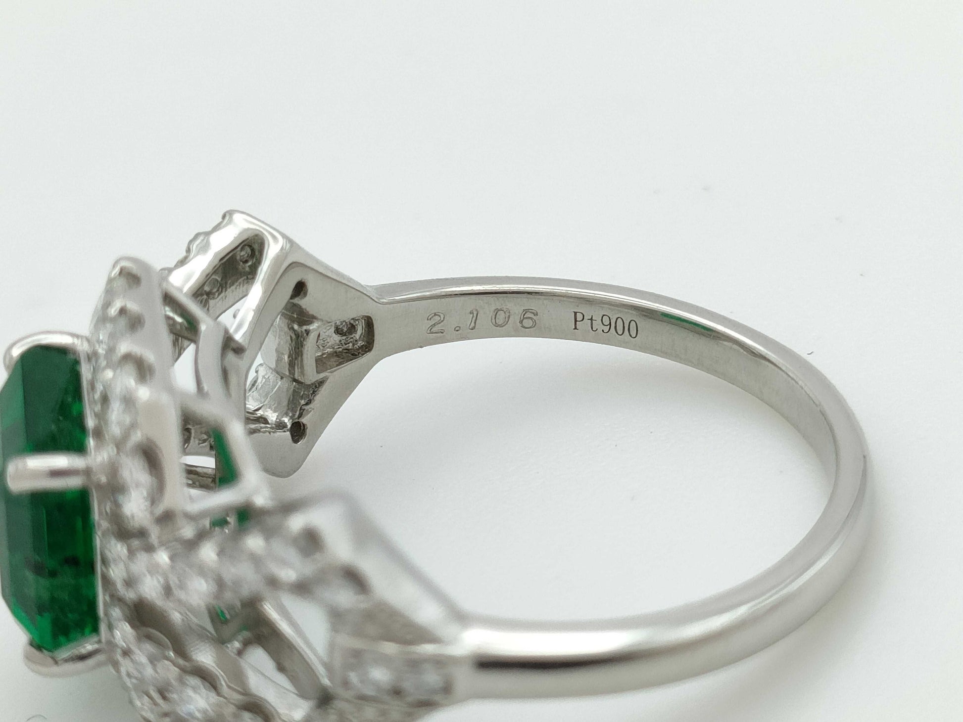 E2.106ct D0.78ct PT900 7.1g Ring 