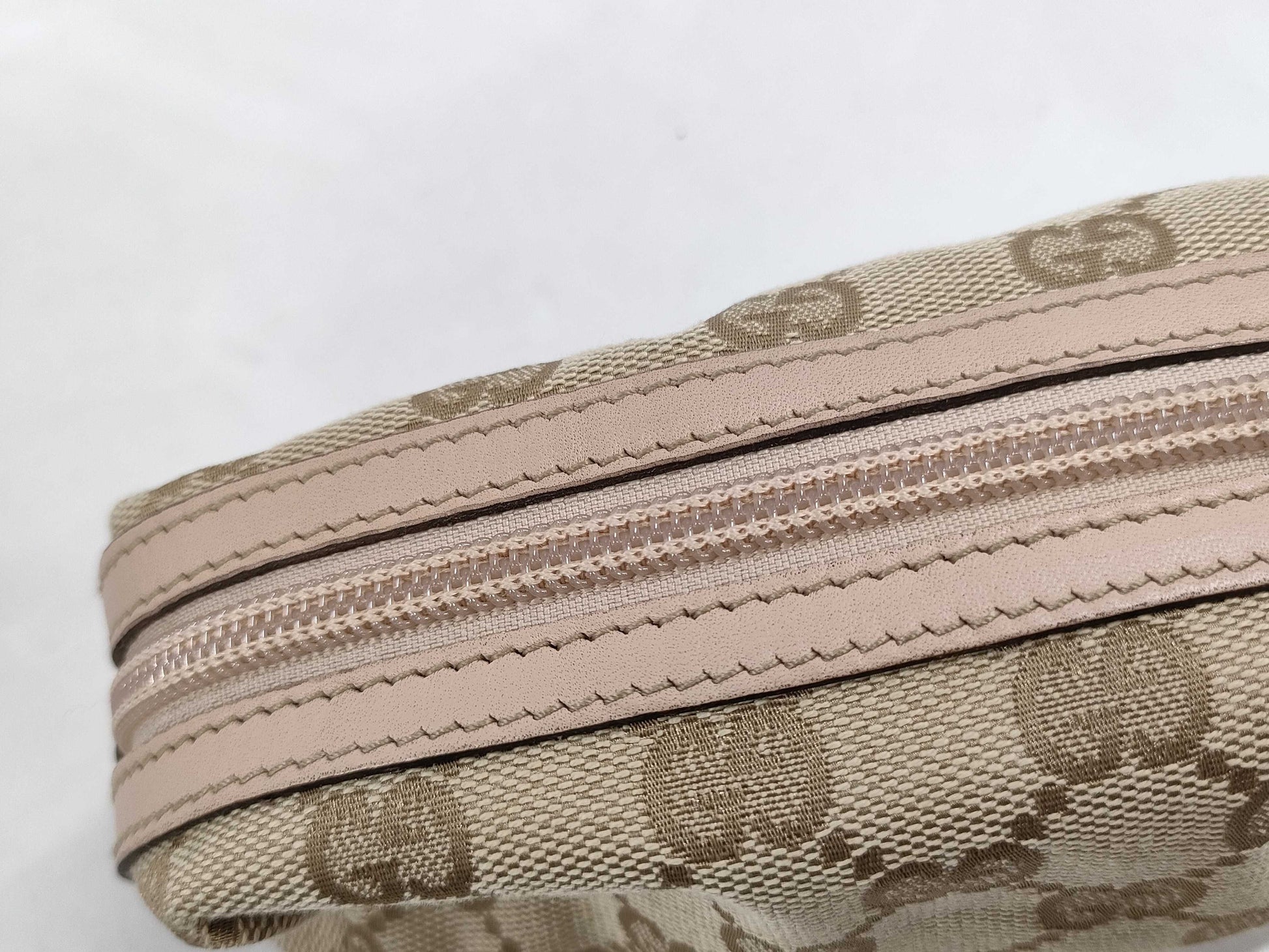 GUCCI GG Canvas Pouch