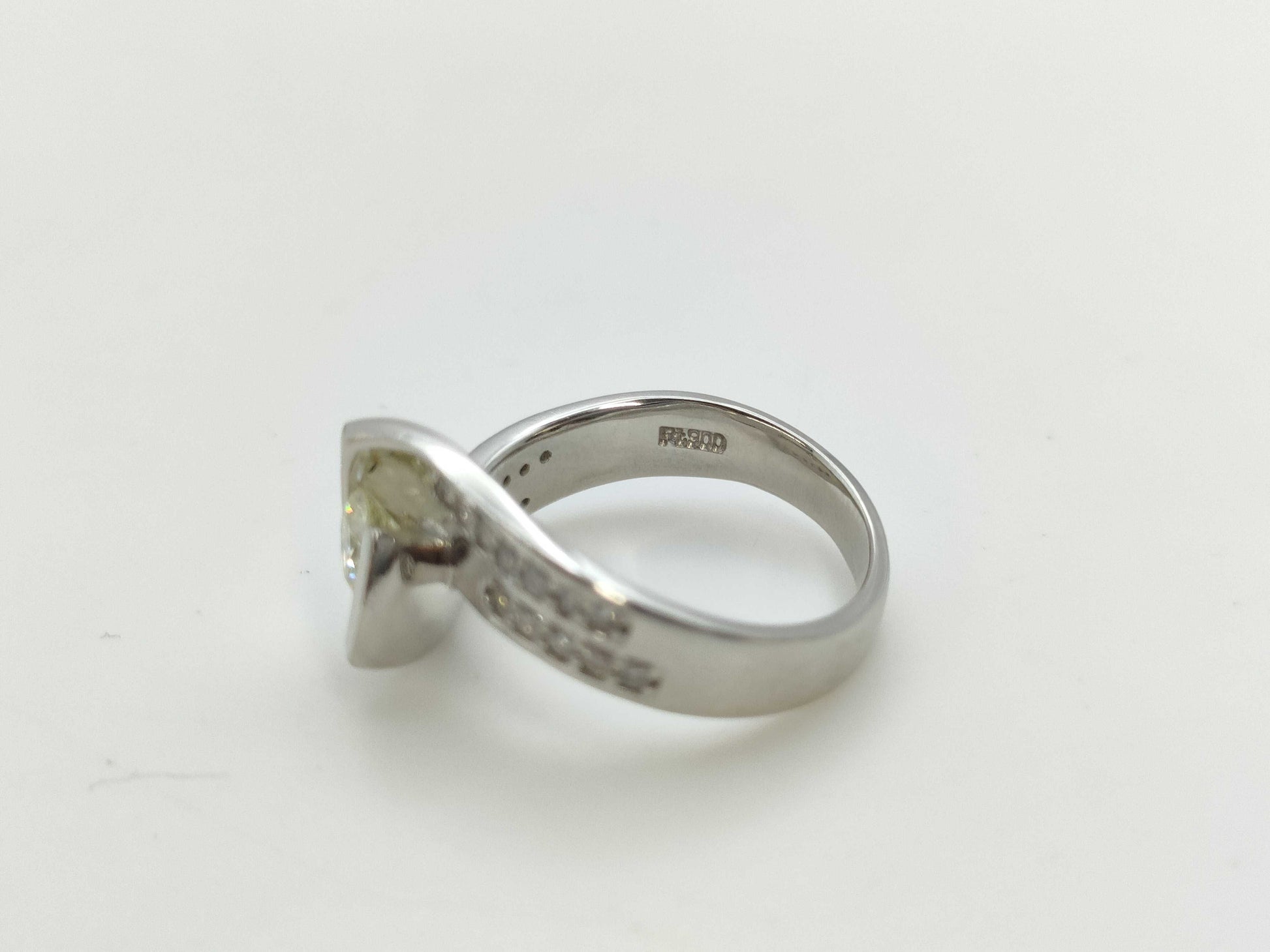 D0.35ct/0.27ct PT900 8.3g Ring 