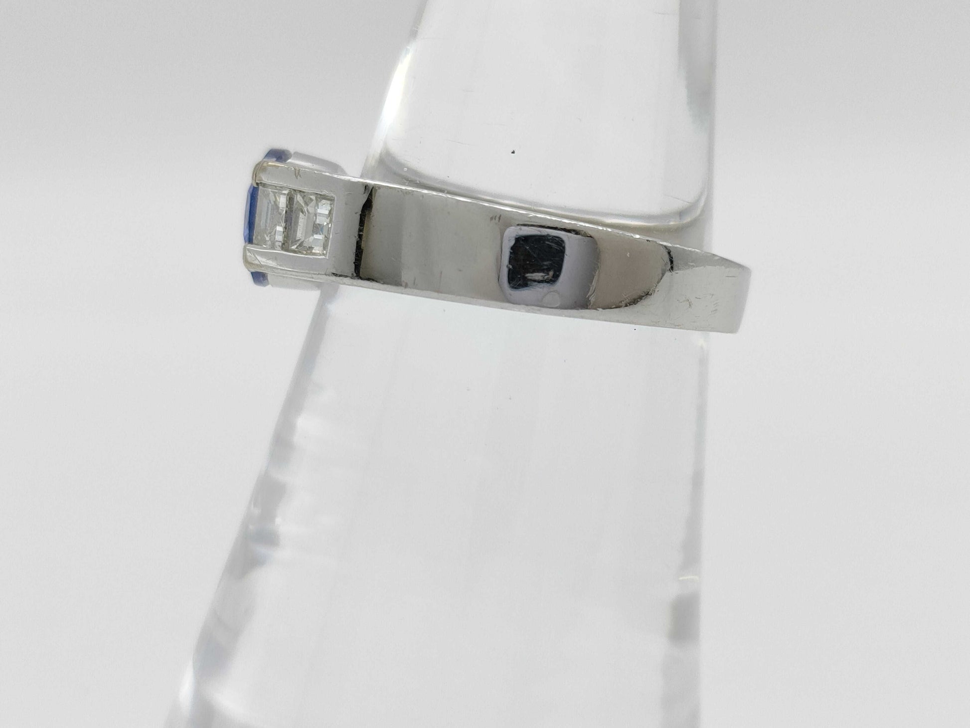 Tanzanite Diamond 750 6.0g Ring 