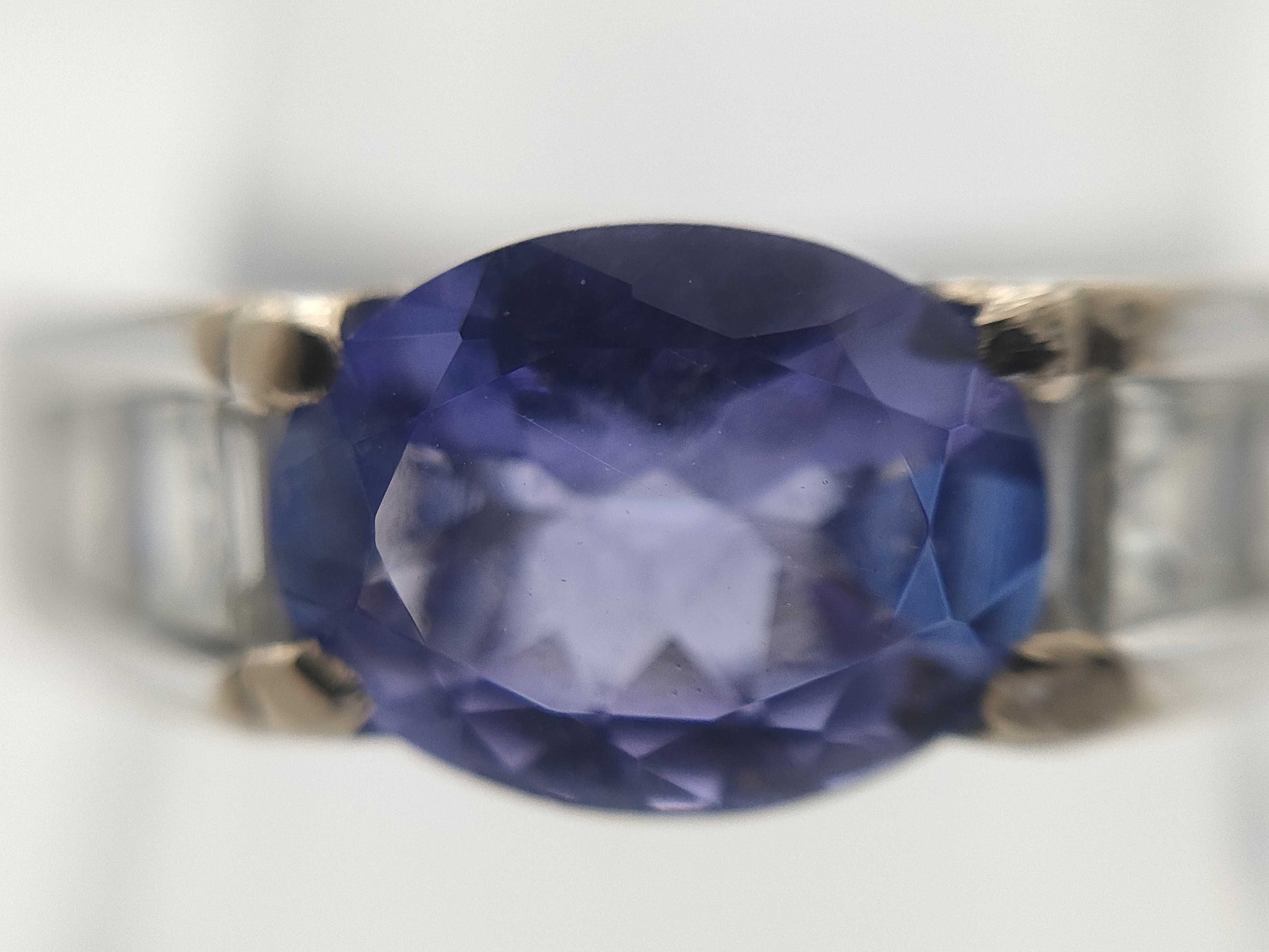 Tanzanite Diamond 750 6.0g Ring 