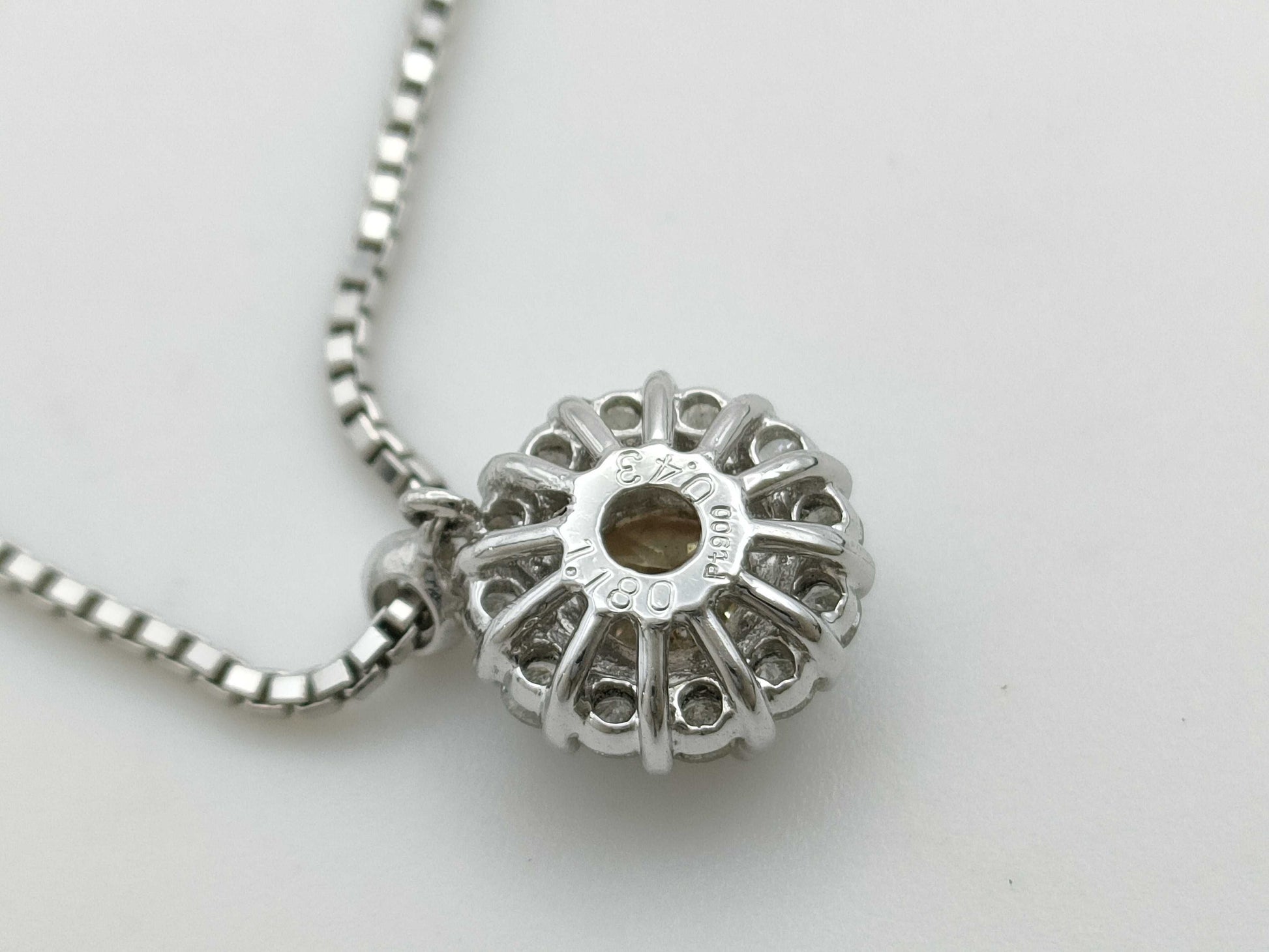D1.18ct FD0.43ct PT900/850 9.0g Necklace 