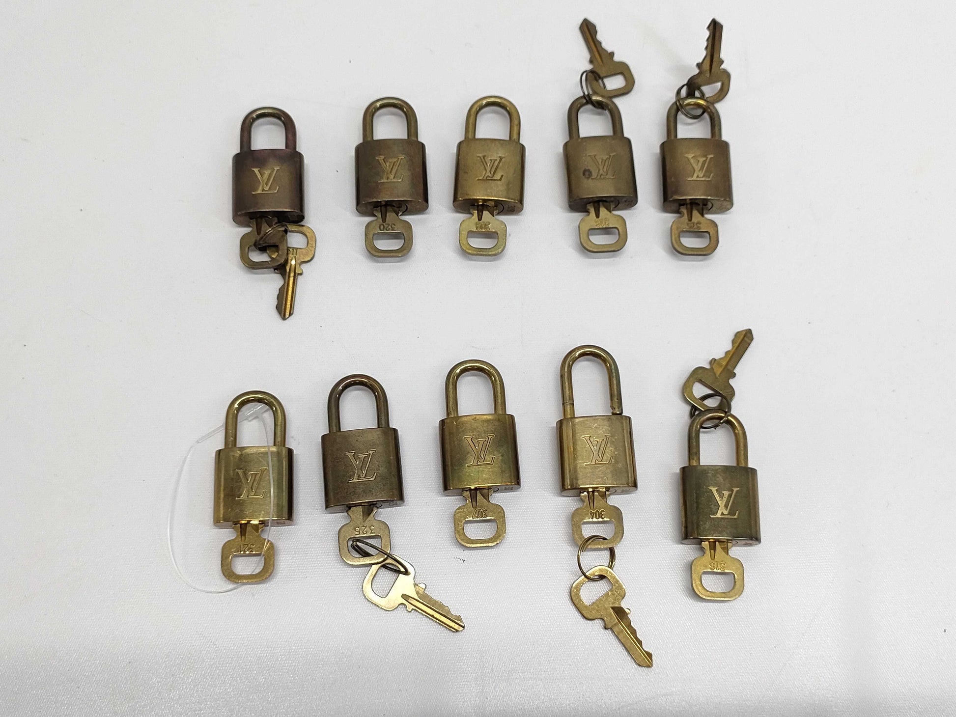 LOUIS VUITTON Louis Vuitton Key and Cadena Set x 10 Other Accessories
