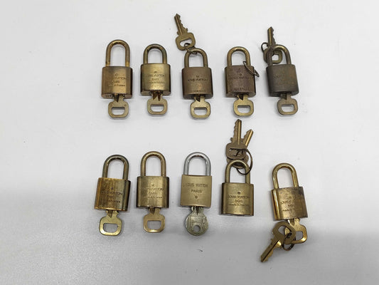 LOUIS VUITTON Louis Vuitton Key and Cadena Set x 10 Other Accessories