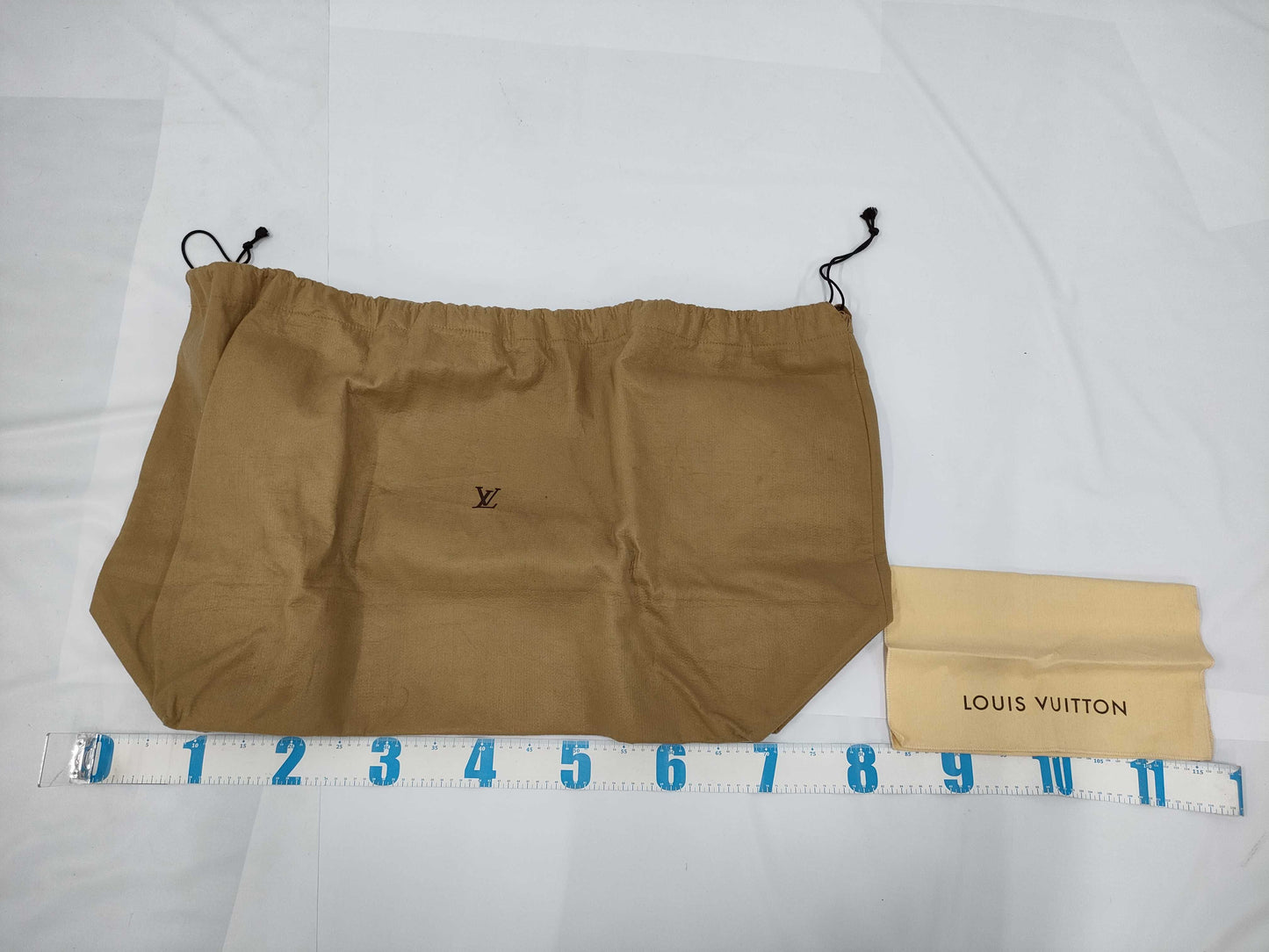 LOUIS VUITTON 15 Dust Bags 