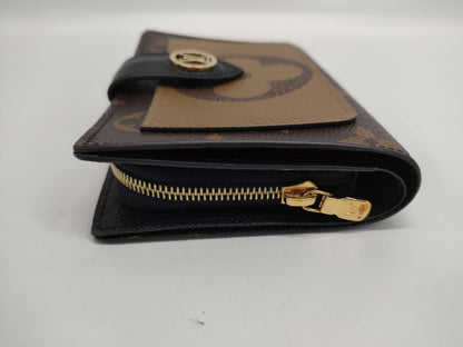 LOUIS VUITTON Giant Monogram Bifold Wallet 16-475 Wallet