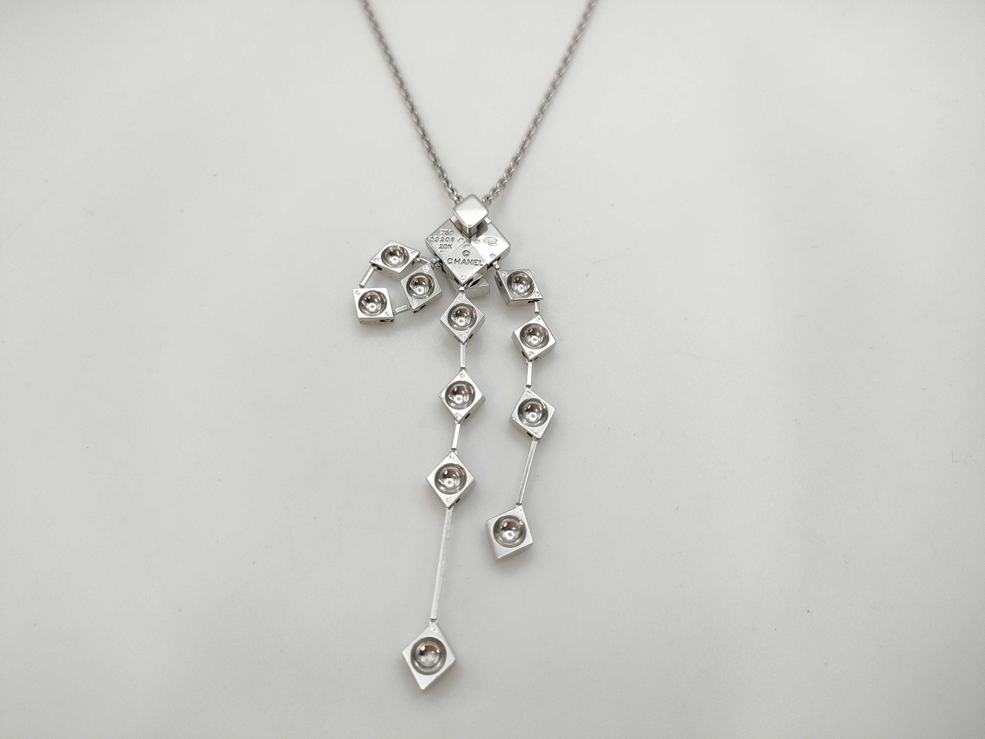CHANEL Matlasse WG 750 15.8g Necklace