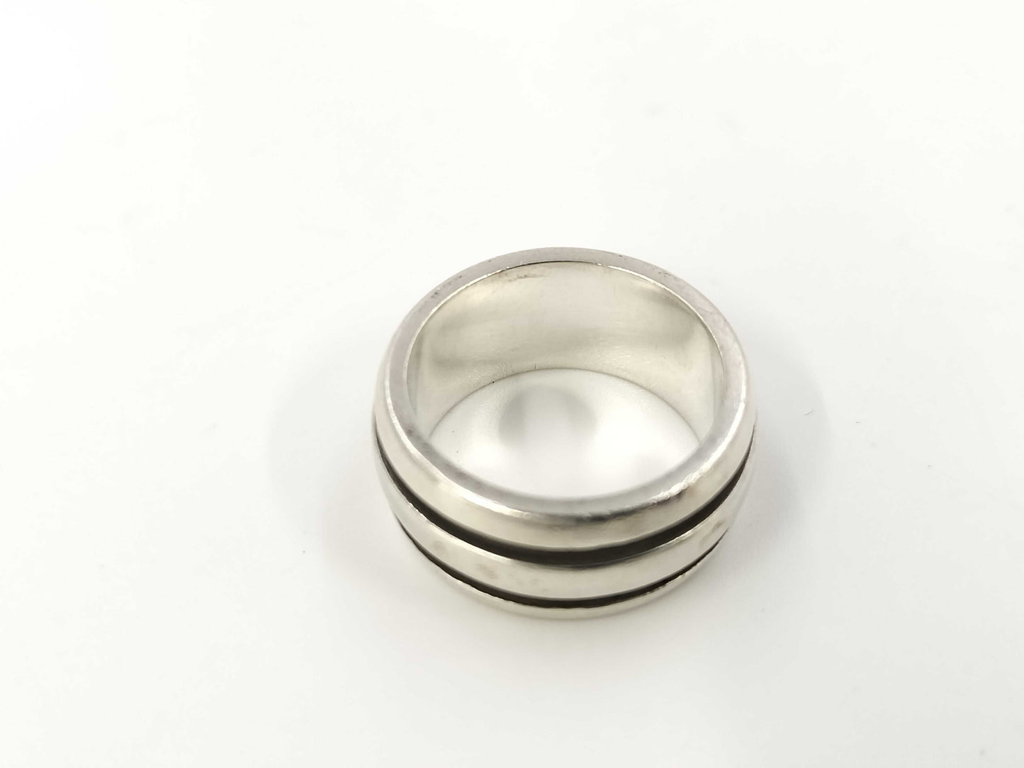 Tiffany & Co. Grooved Double Line 9.4g Ring