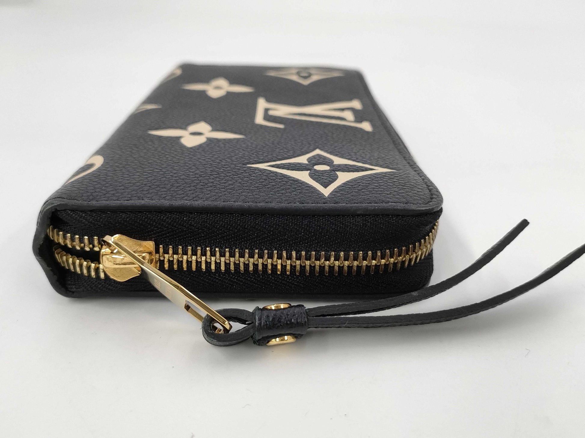 LOUIS VUITTON Vuitton Monogram Unplanted Bicolor Zippy Wallet M80481 RFID Black Beige Wallet Wallet