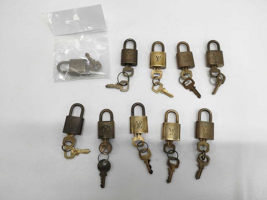 LOUIS VUITTON LOUISVUITTON Cadena, 10 keys, and other accessories