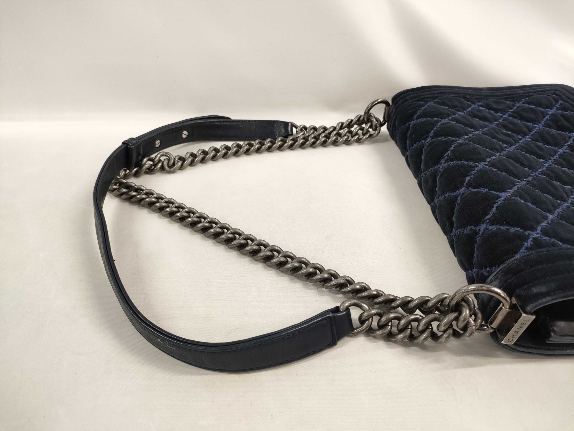CHANEL Chain 19930883 Suede No. 1 Shoulder Bag
