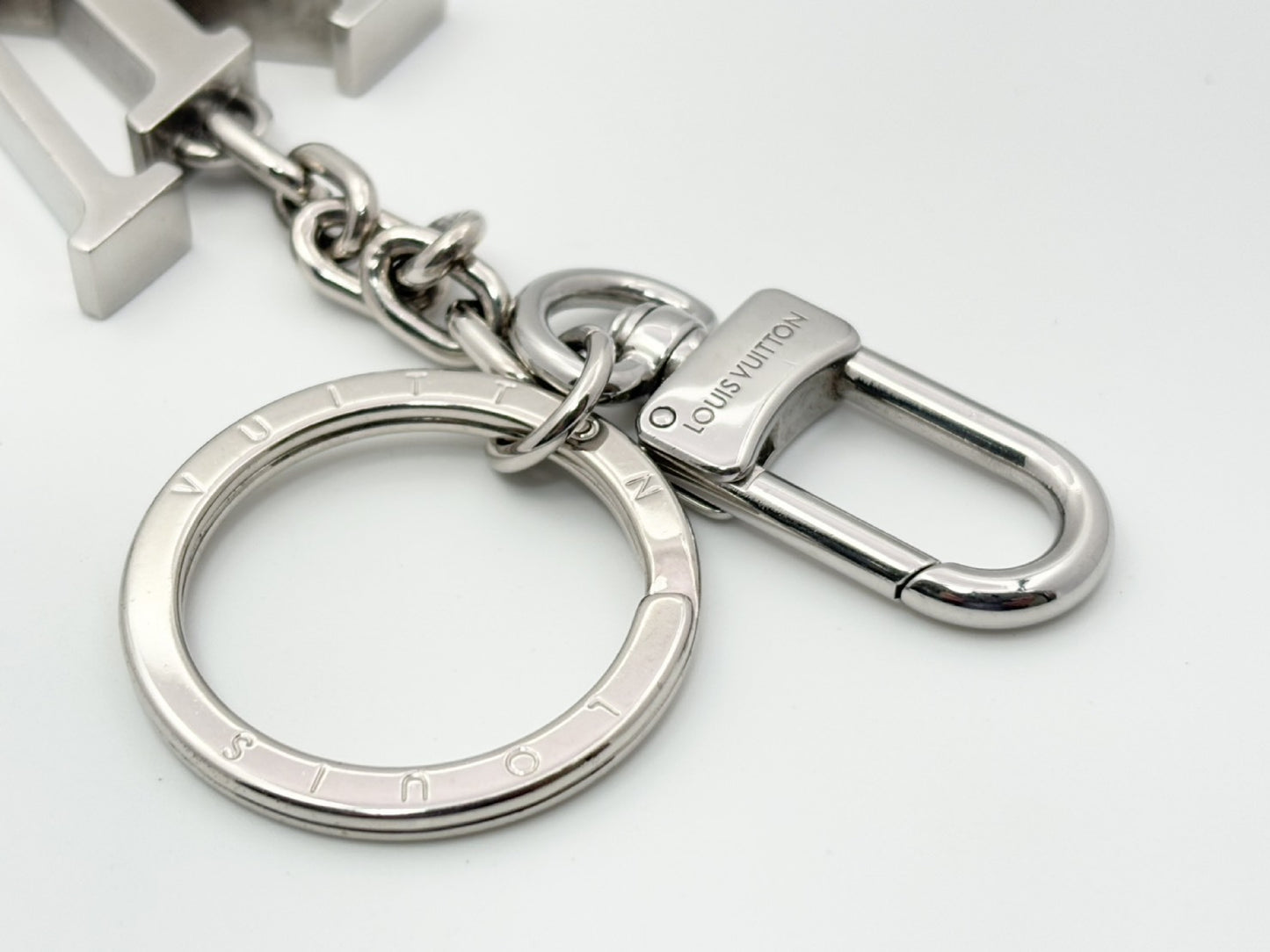 LOUIS VUITTON Vuitton M01192 Keychain LV Initial Charm Silver LE2284 Keycase Keychain