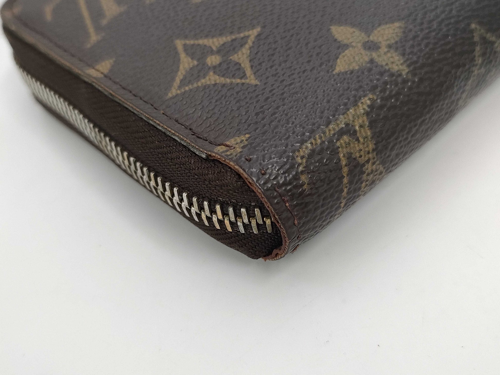 LOUIS VUITTON Vuitton Monogram Zippy Wallet M42616 CA0017 Wallet