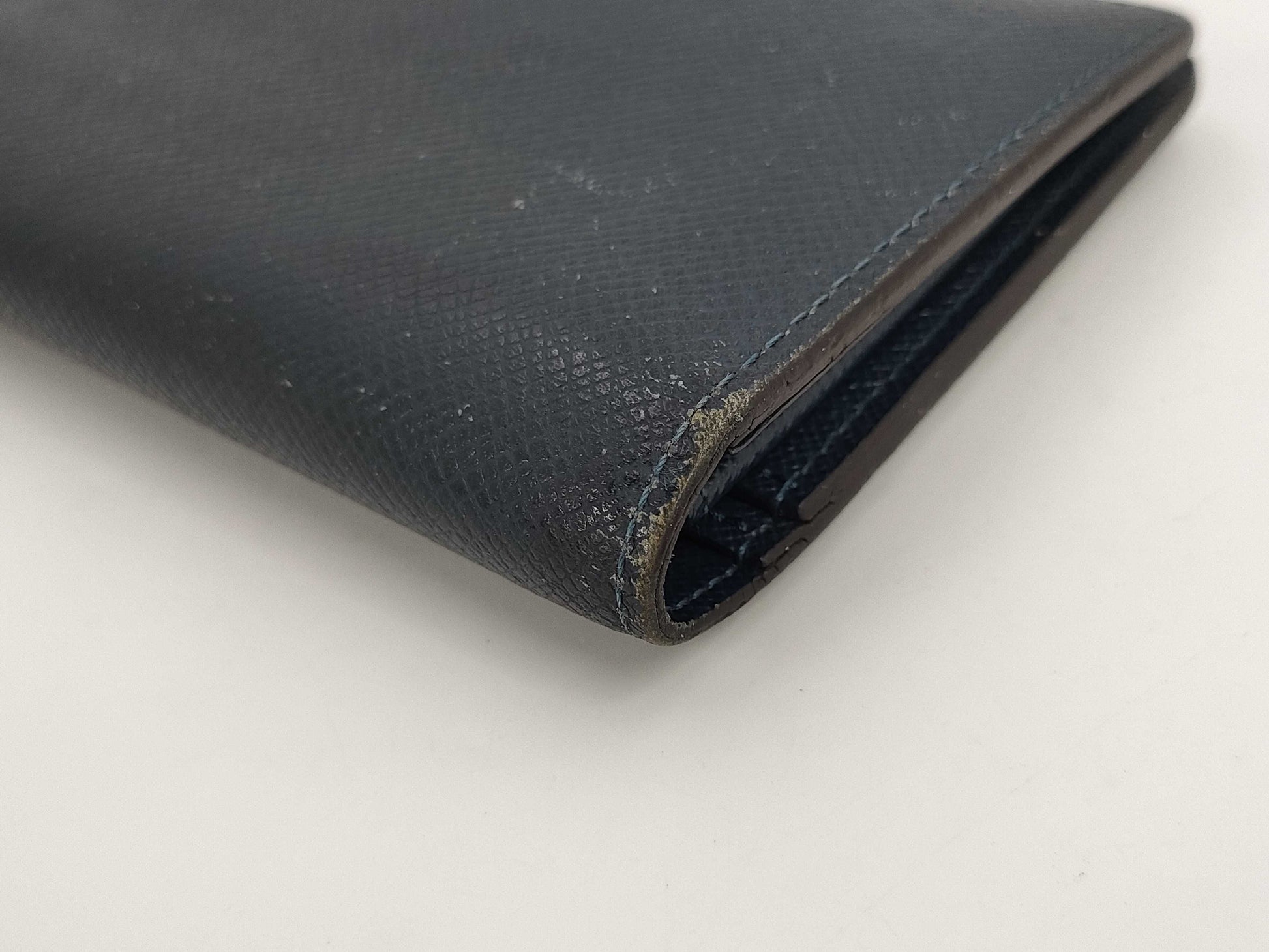 LOUIS VUITTON Vuitton Taiga Portefeuille Braza M30502 S*2166 Wallet
