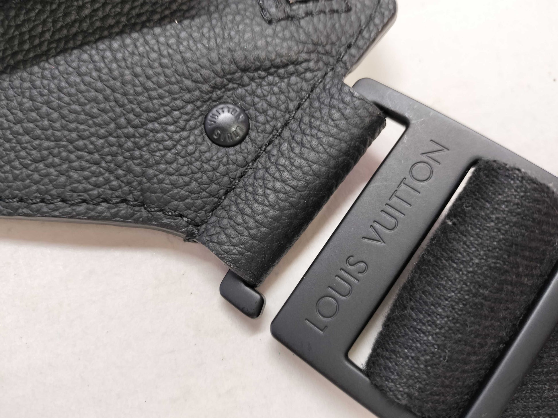 LOUIS VUITTON LV Aerogram M57081 Take-Off Sling Noir RFID Storage Bag Waist Bag