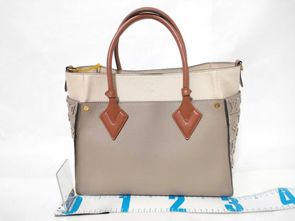 LOUIS VUITTON On My Side MM Handbag