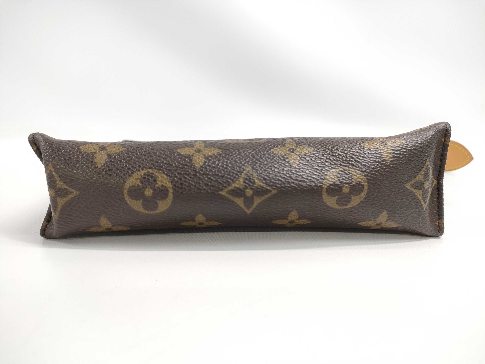 LOUIS VUITTON Vuitton Monogram Poche Tweet 19 Pouch