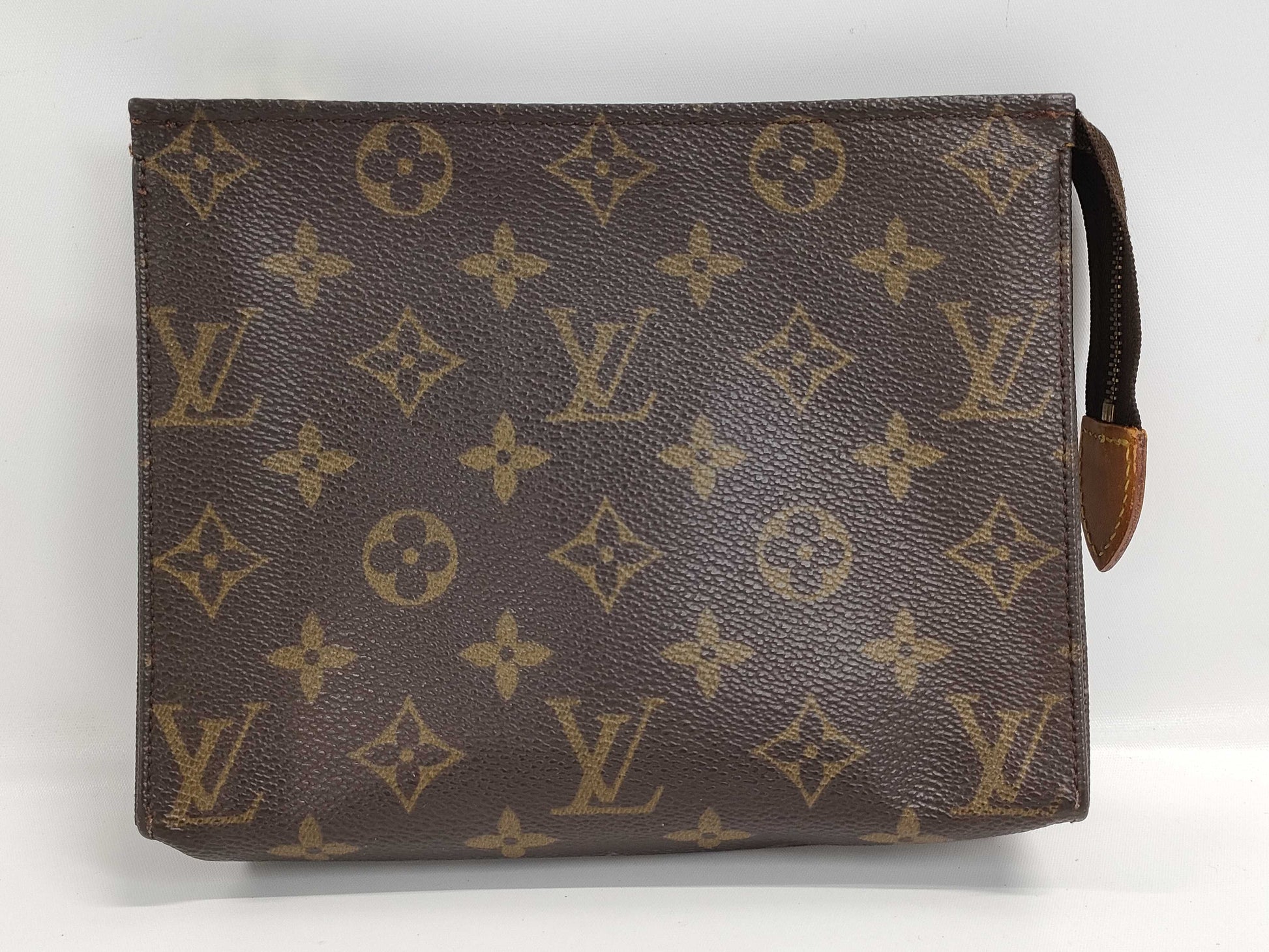 LOUIS VUITTON Vuitton Monogram Poche Tweet 19 Pouch