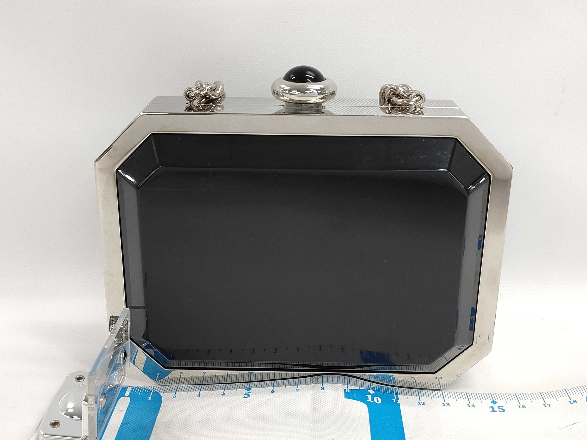 CHANEL Premier Motif B15C Chain Shoulder Bag