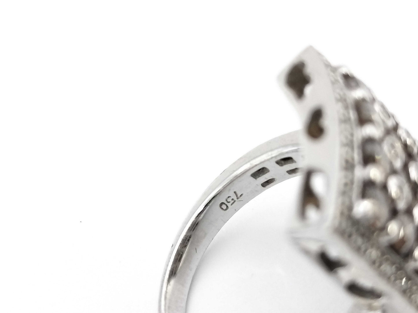 D2.58ct 750 10.4g Ring 