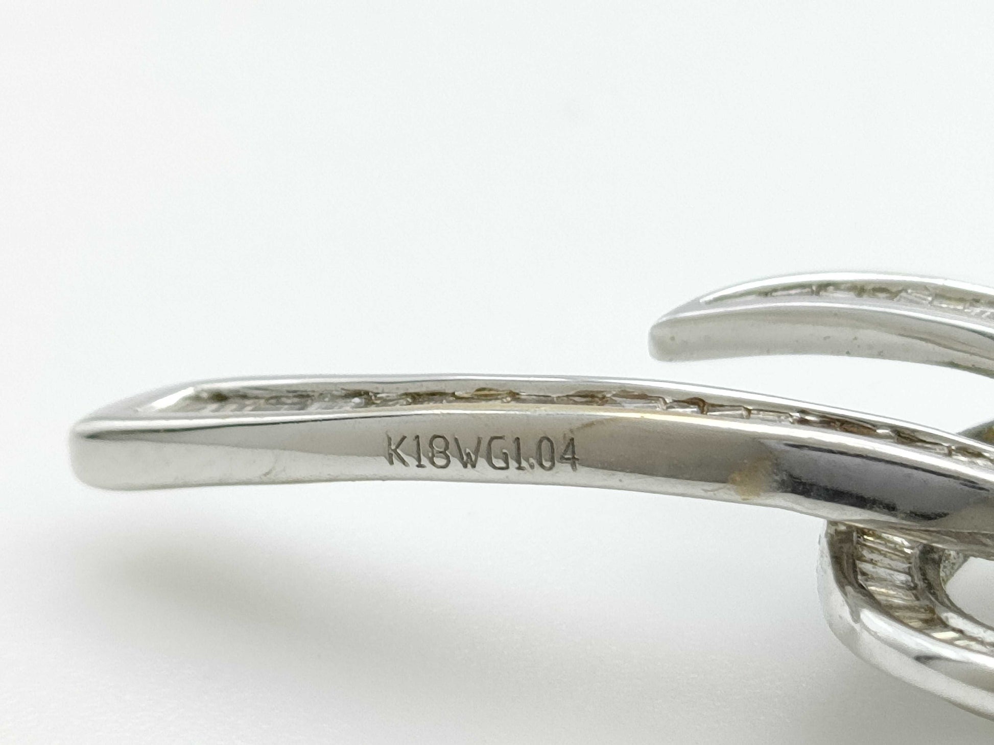 D1.04ct K18WG 4.8g Pendant Top 