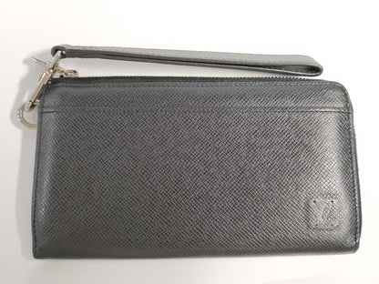LOUIS VUITTON Taiga Zippy Dragonne Long Wallet with RFID