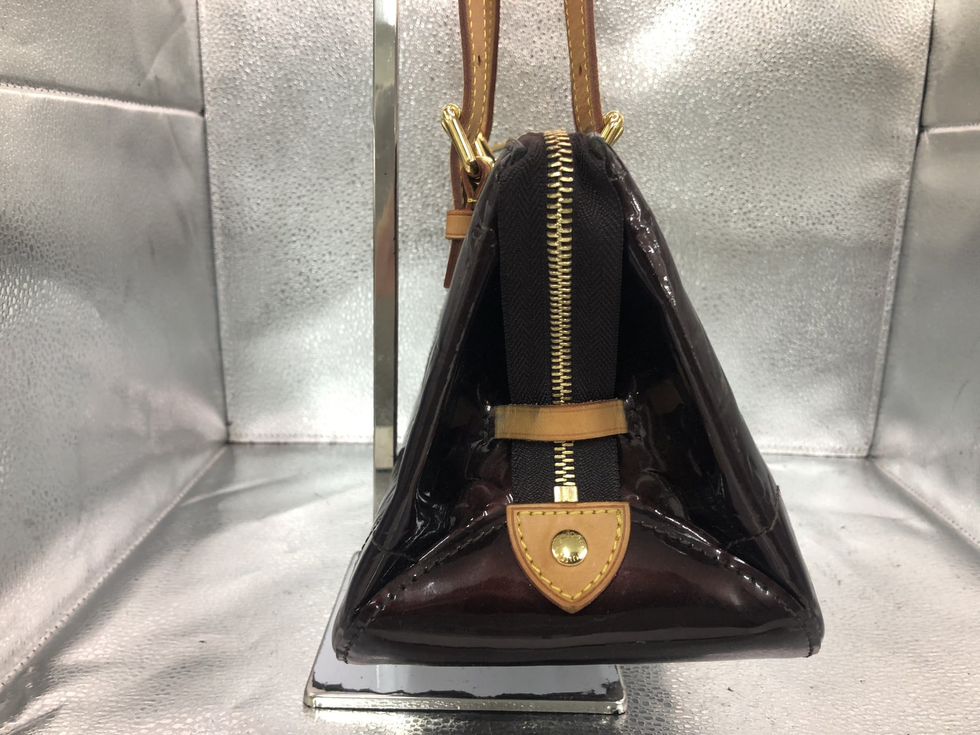 LOUIS VUITTON Verni Rosewood Avenue M93510 FL1130 Patent Leather Amarant Handbag with Storage Bag