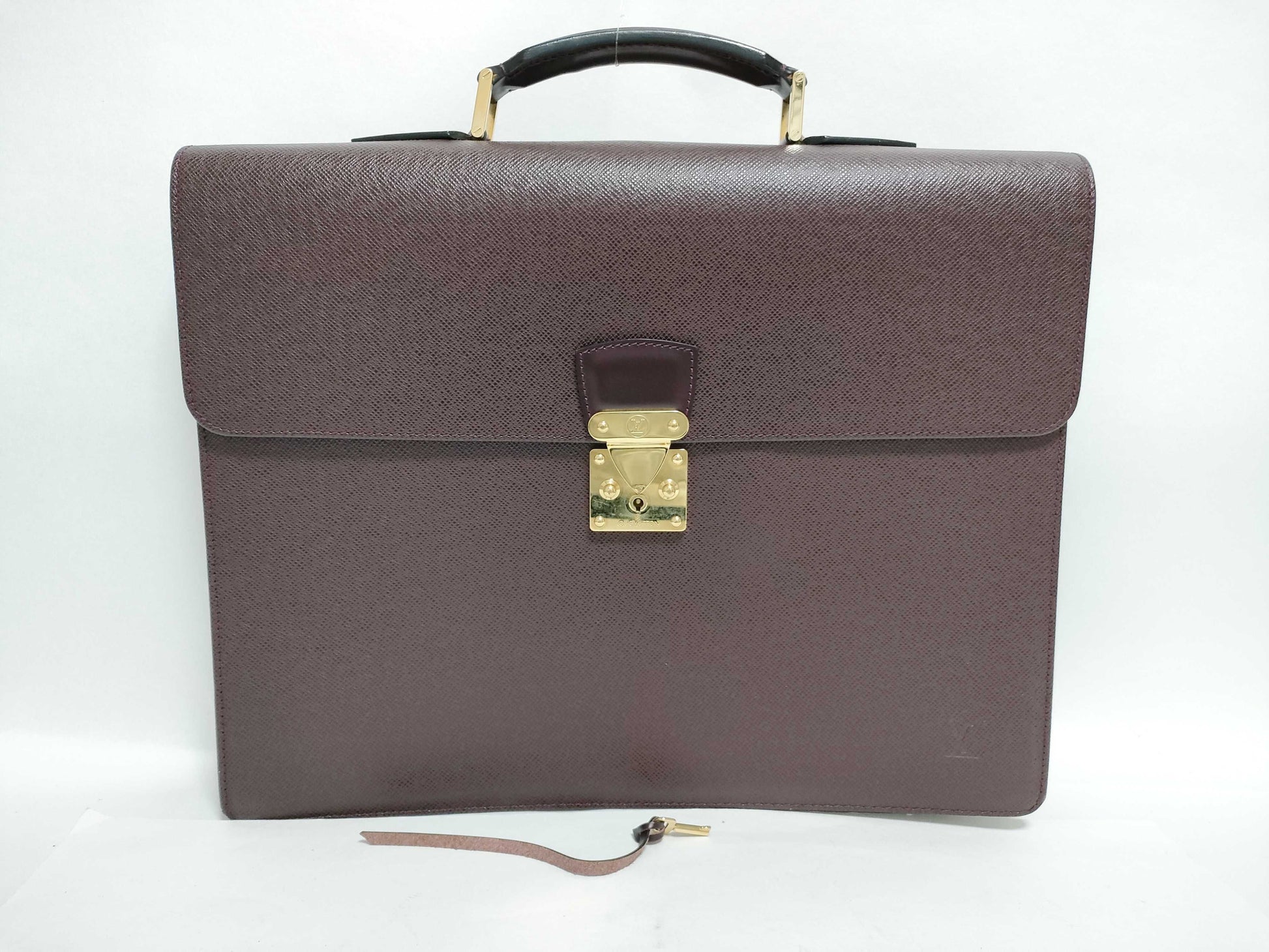LOUIS VUITTON Louis Vuitton Moscova Taiga Acajou M30036 RI1012 Business Bag