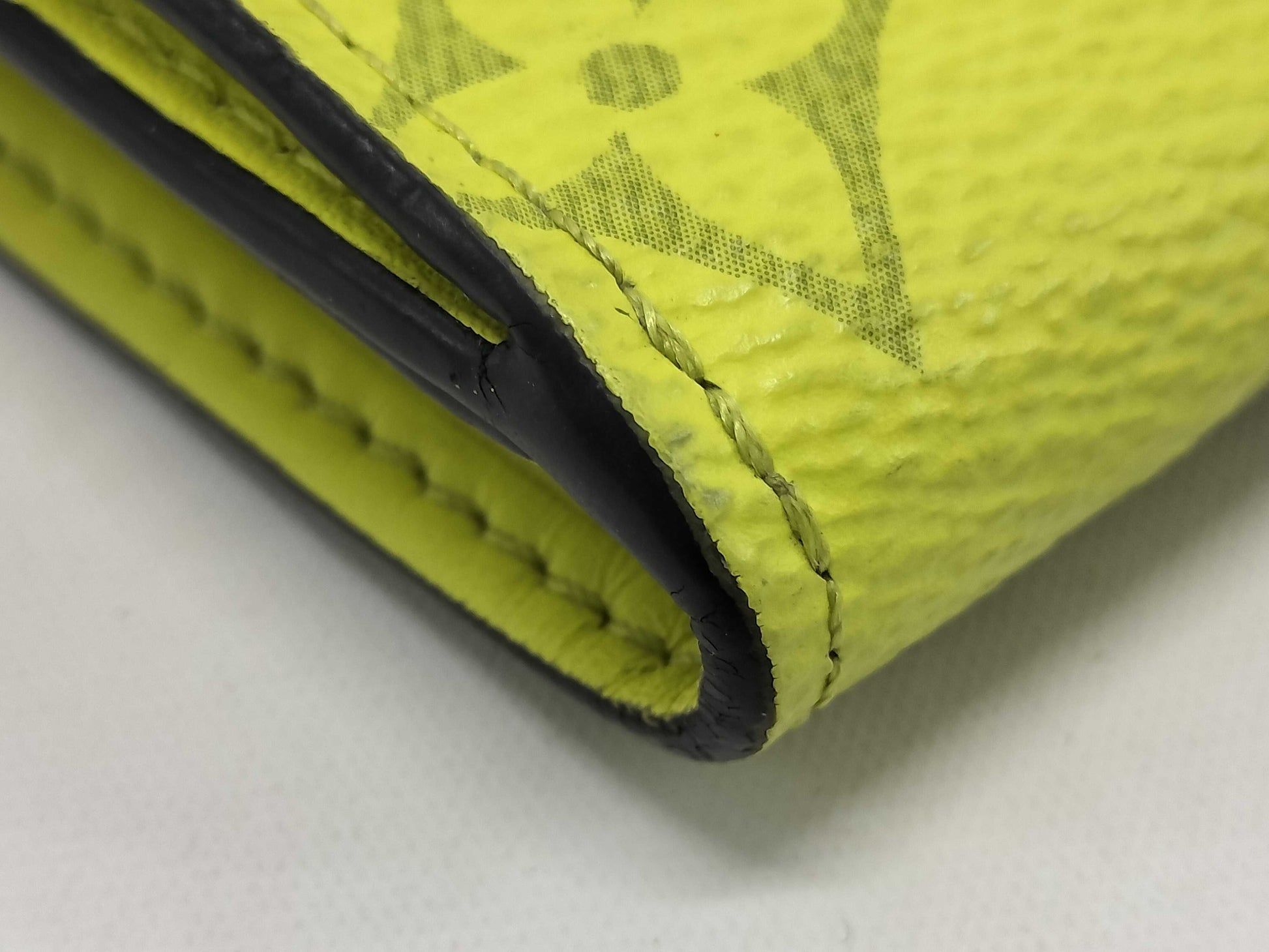 LOUIS VUITTON Louis Vuitton Discovery Compact Wallet Yellow M67629 Wallet