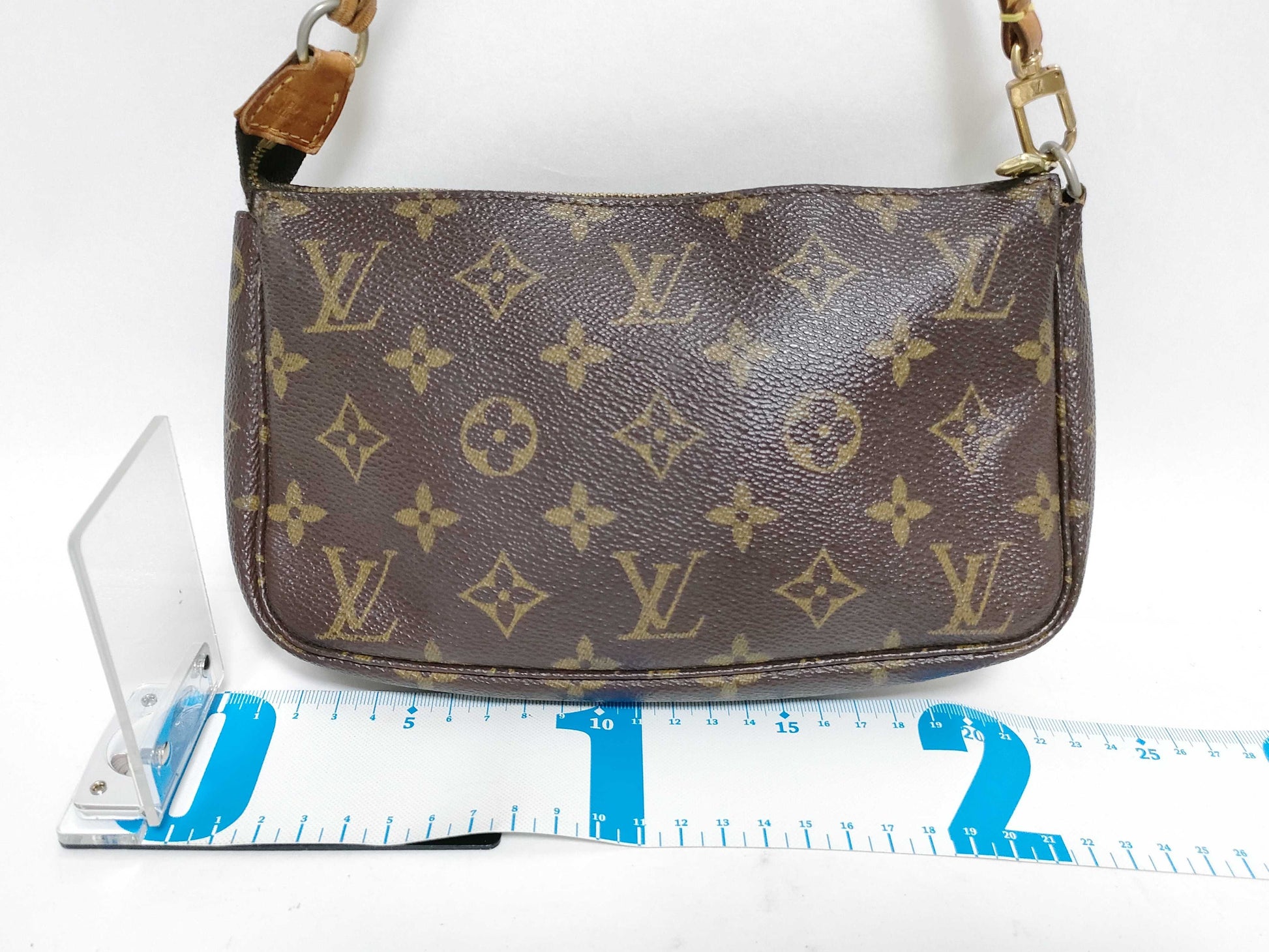 LOUIS VUITTON Monogram Pochette Accessoires M51980Pouch