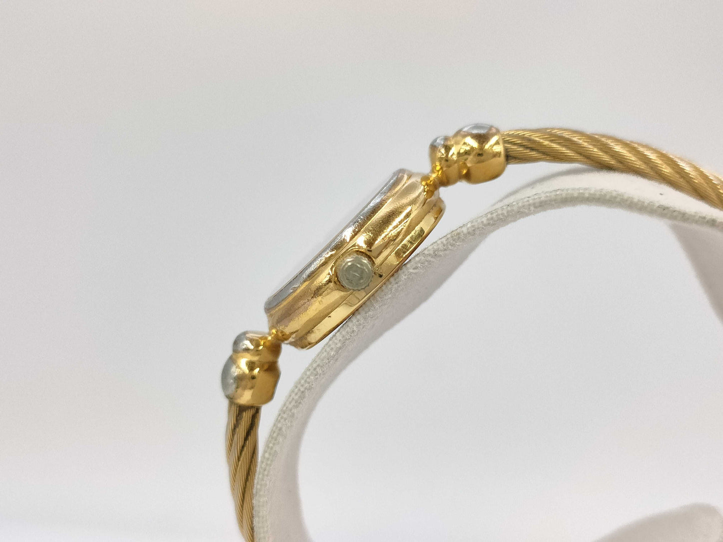 GUCCI 2700.2.L 0167234 Shell Dial Quartz Women's Watch