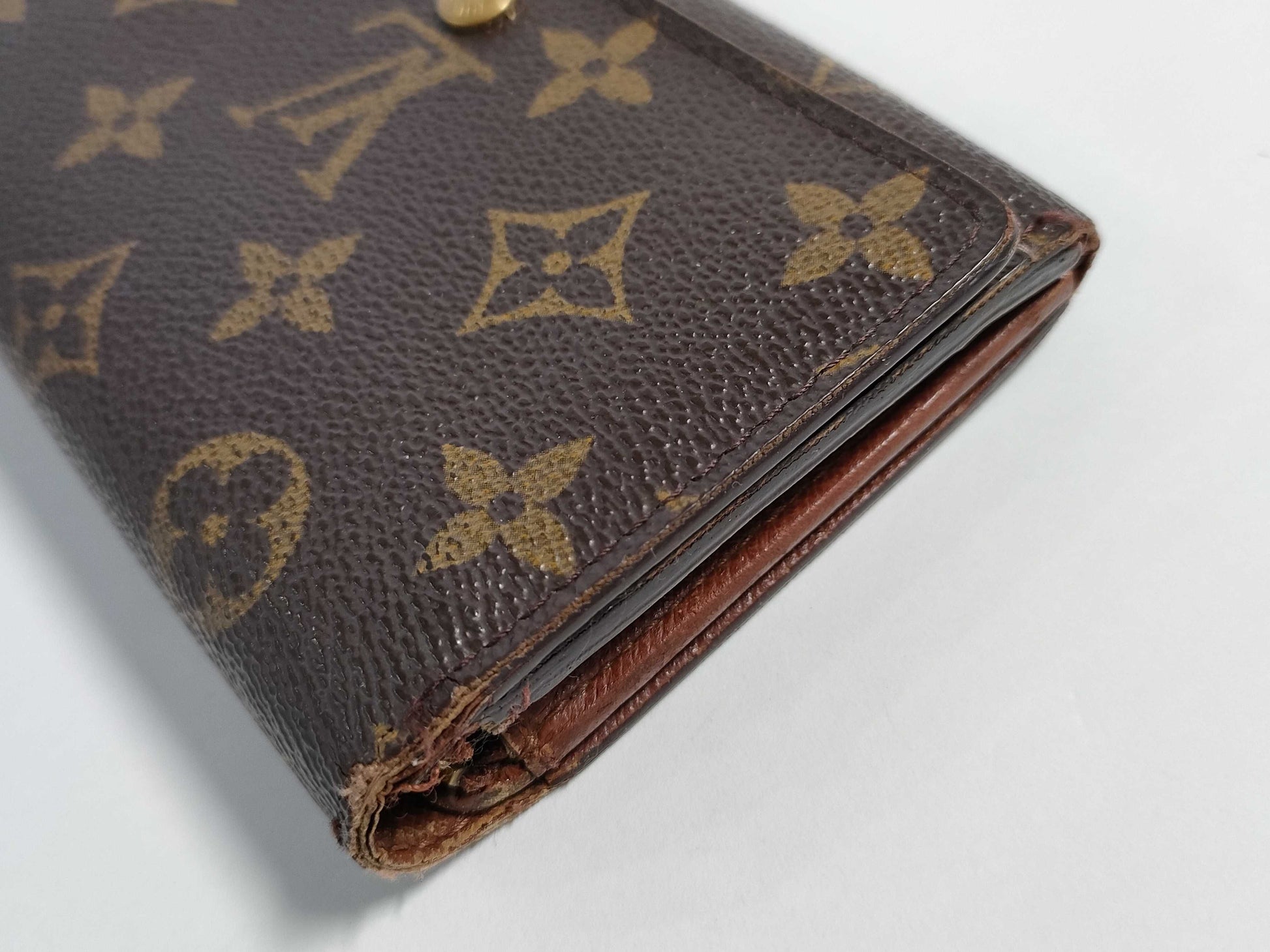 LOUIS VUITTON Monogram Louis Vuitton Monogram Wallet