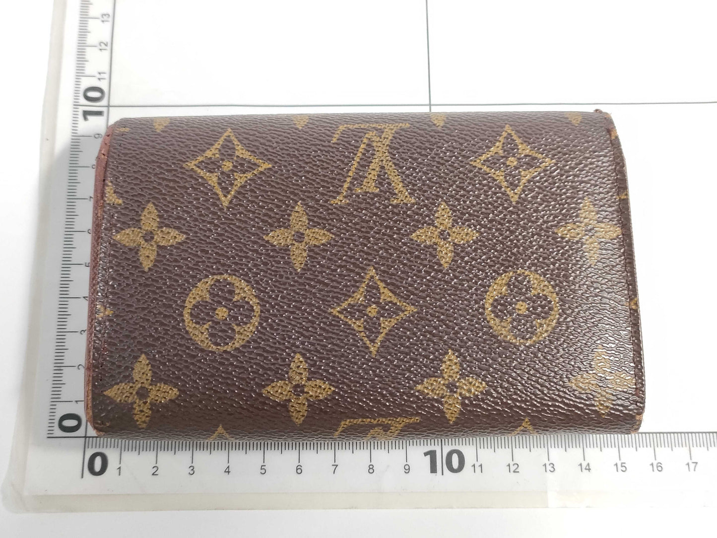 LOUIS VUITTON Monogram Louis Vuitton Monogram Wallet