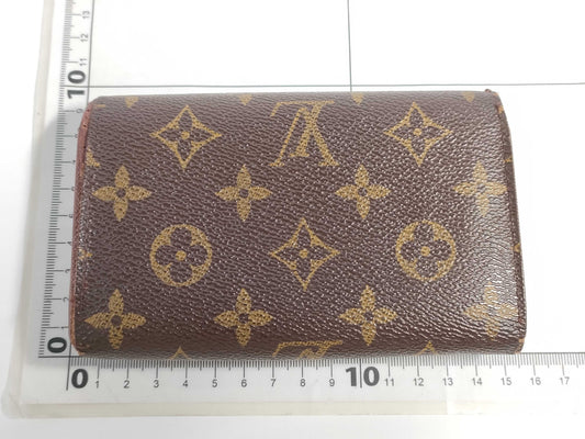 LOUIS VUITTON Monogram Louis Vuitton Monogram Wallet