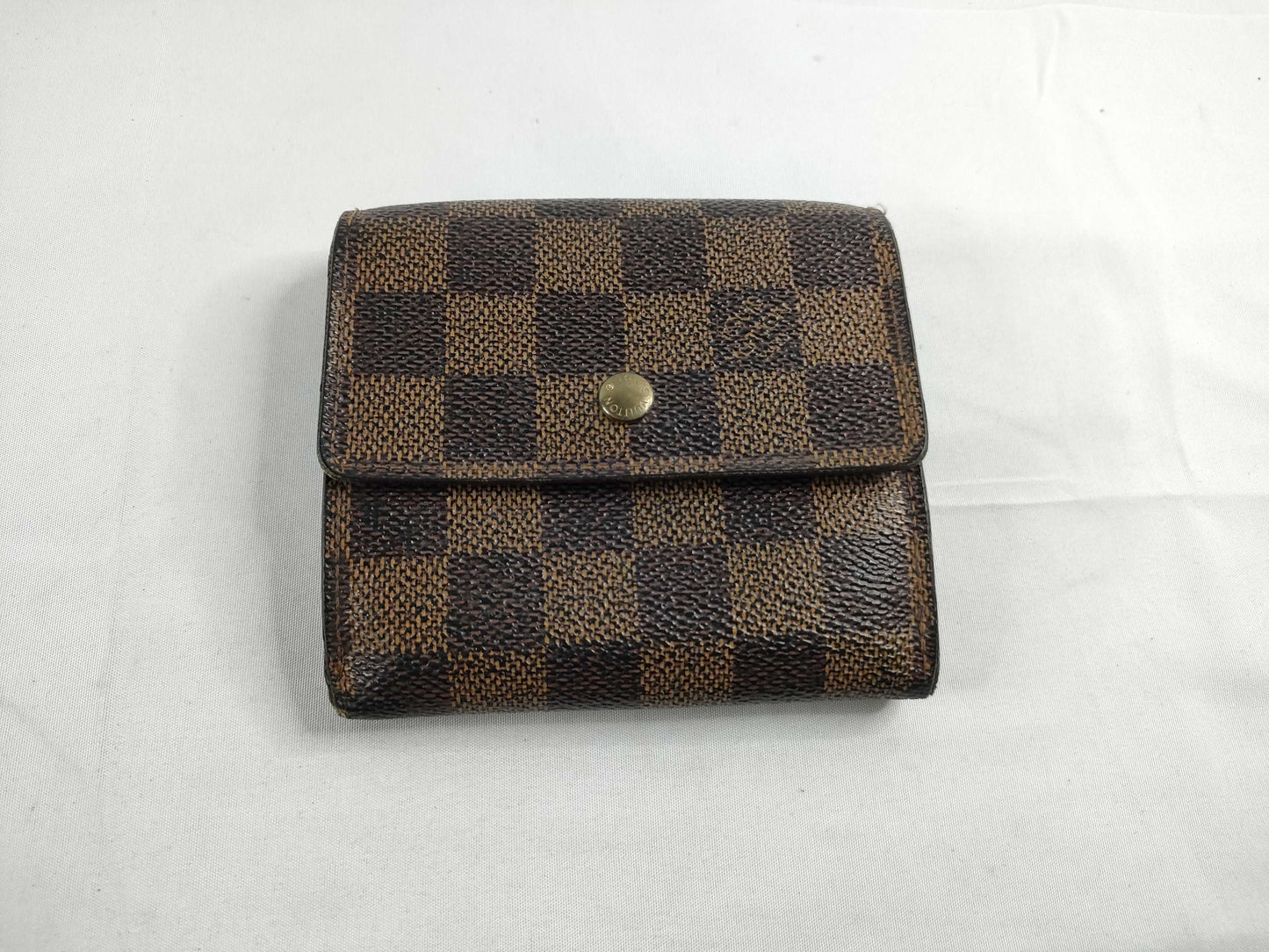LOUIS VUITTON Damier Louis Vuitton Damier Compact Wallet