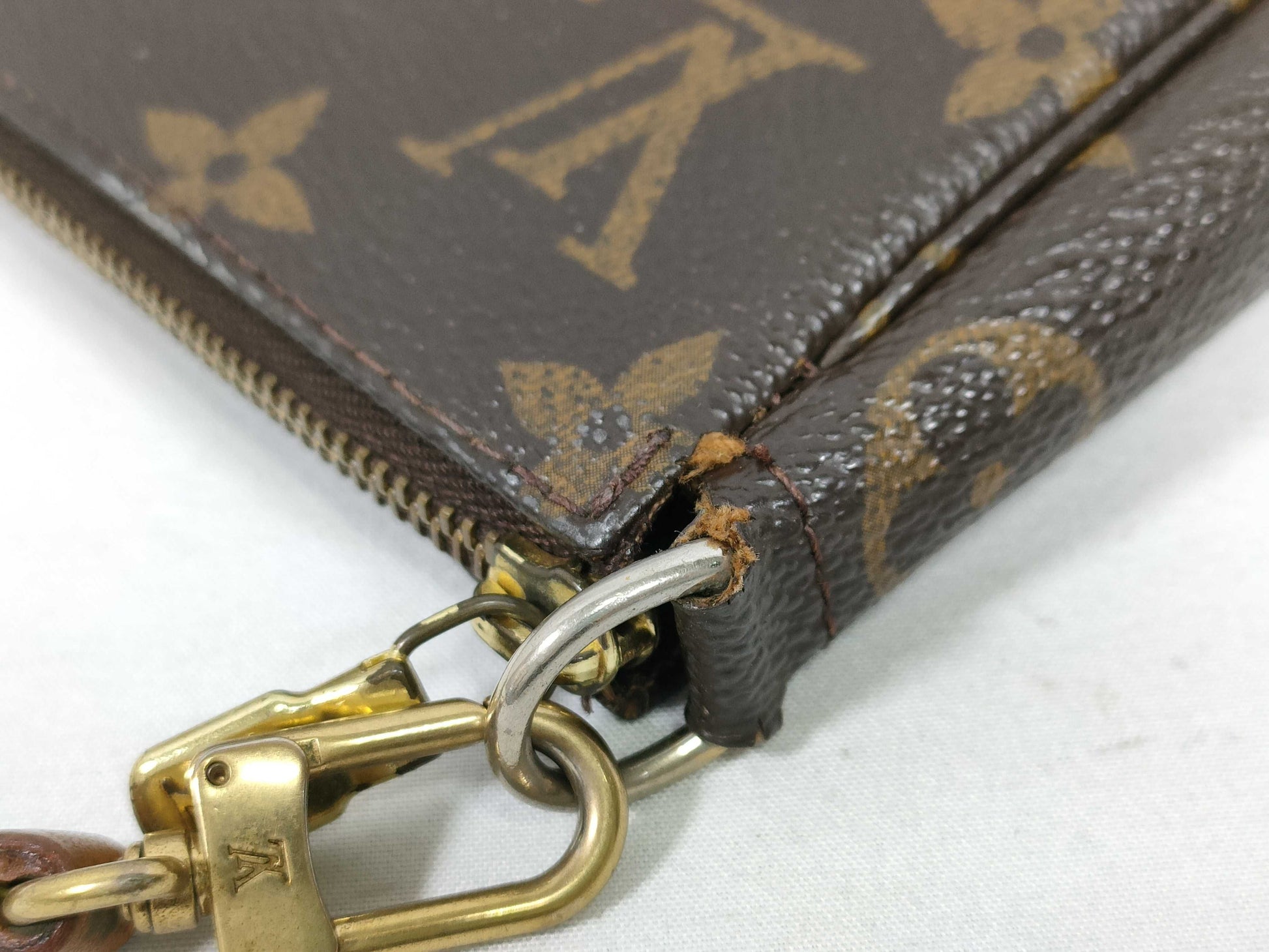 LOUIS VUITTON Monogram Louis Vuitton Pochette Accessoires AR0969 Pouch