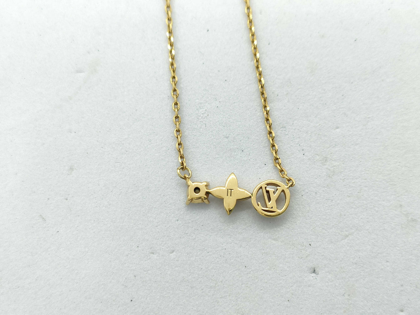 LOUIS VUITTON Collier Petit Louis M00368 Necklace