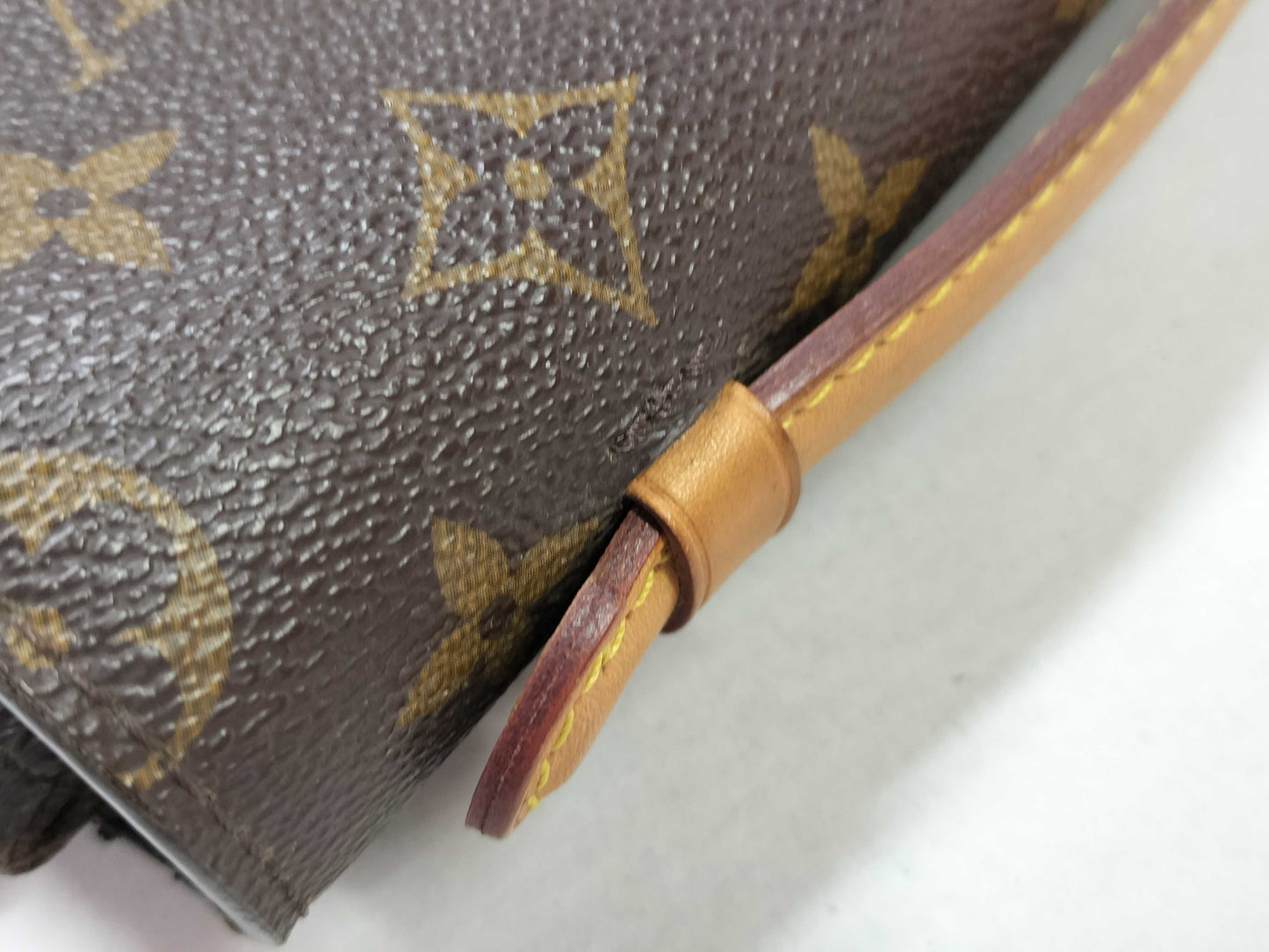 LOUIS VUITTON Monogram Louis Vuitton Message Shoulder Bag Handbag