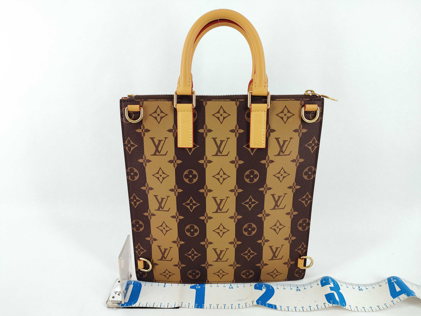 LOUIS VUITTON Monogram Sack Messenger Shoulder Bag Handbag