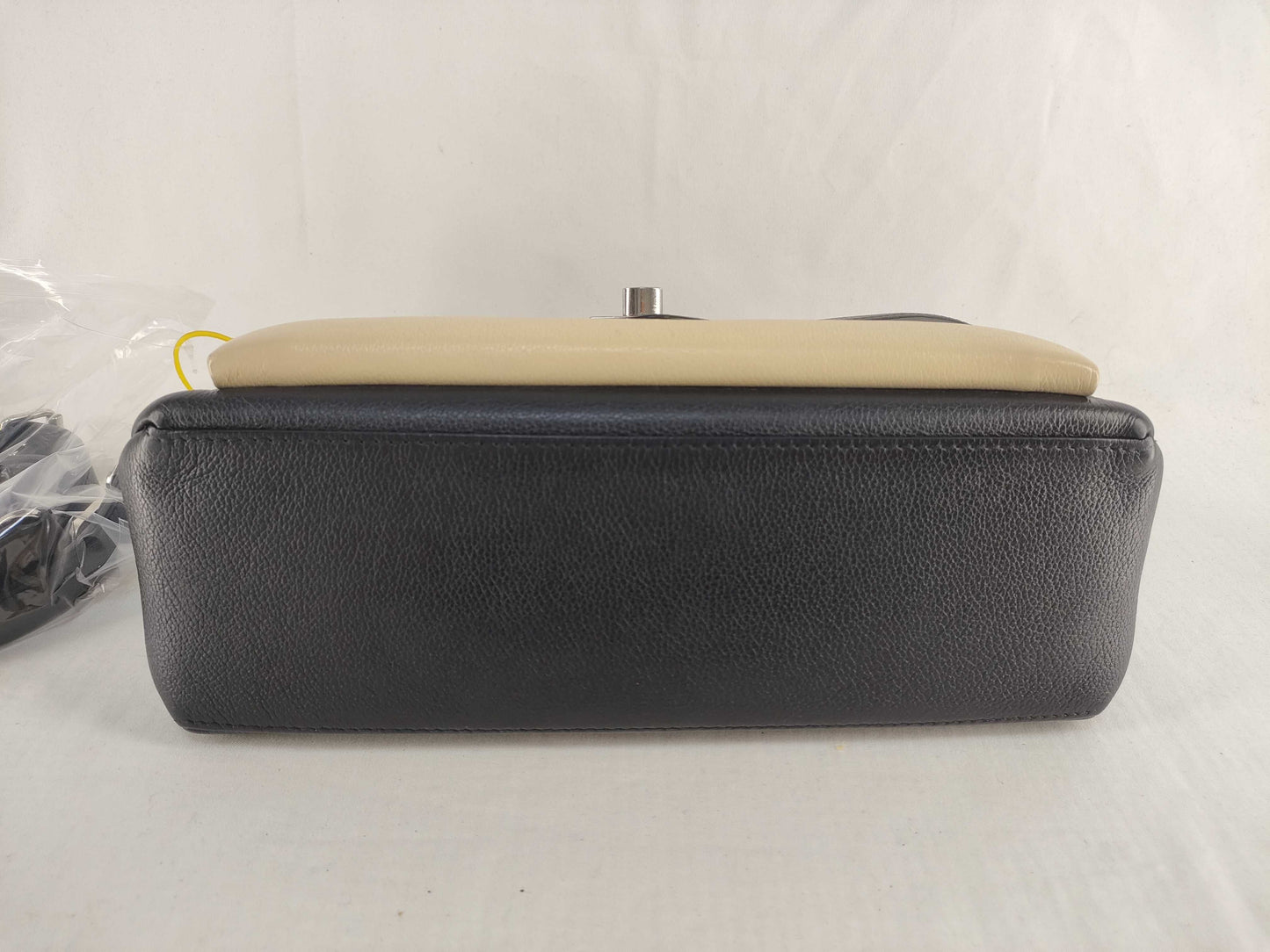 LOUIS VUITTON Lock Me Shoulder Bag/Handbag