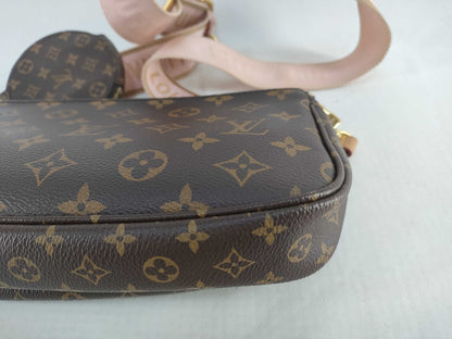 LOUIS VUITTON Monogram Louis Vuitton Monogram Multi Pochette Accessoires Pouch