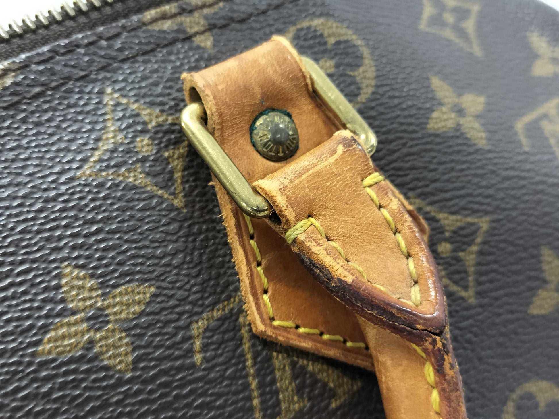 LOUIS VUITTON Louis Vuitton Monogram Speedy 30 Handbag