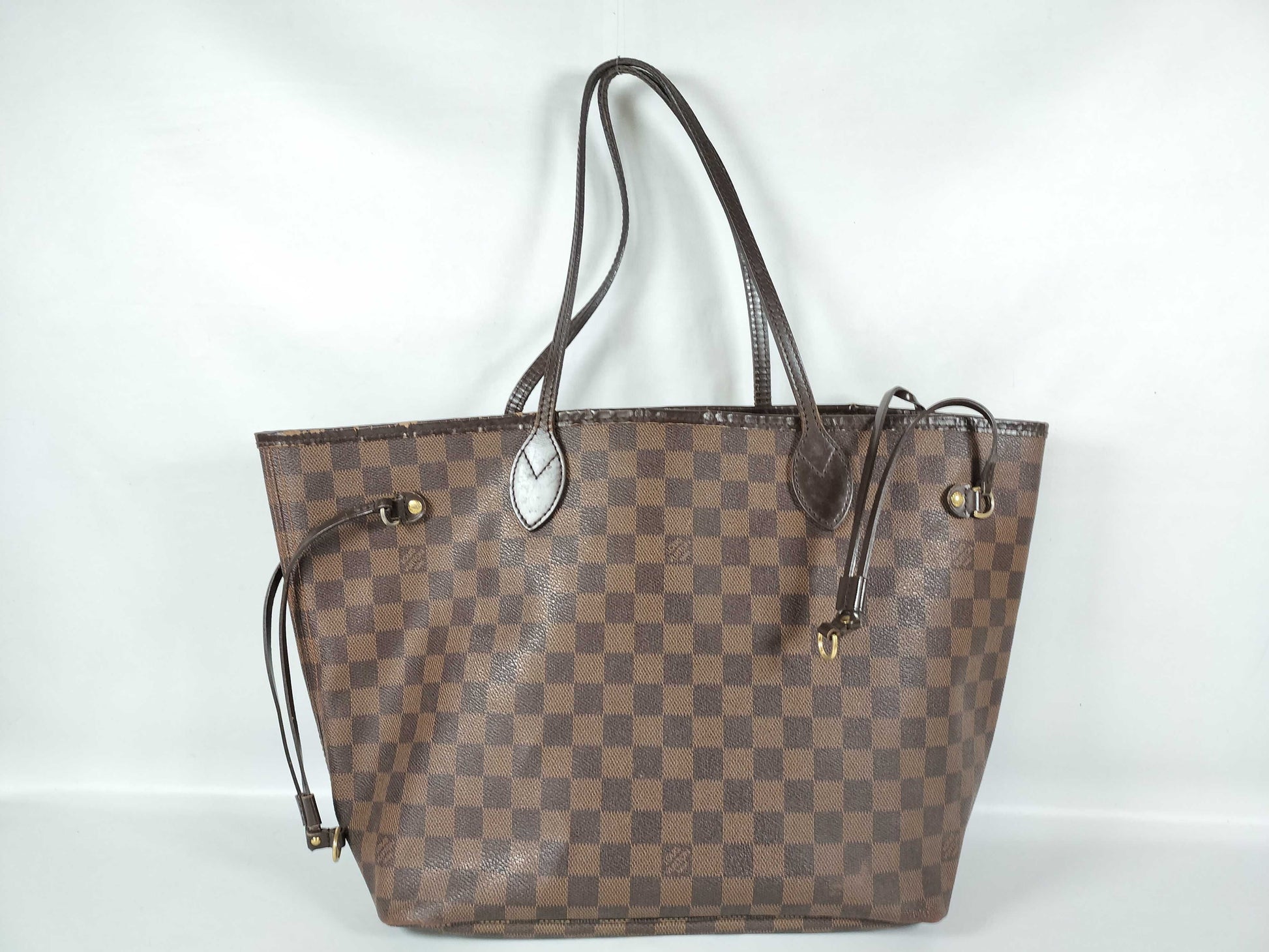 LOUIS VUITTON Neverfull MM Tote Bag